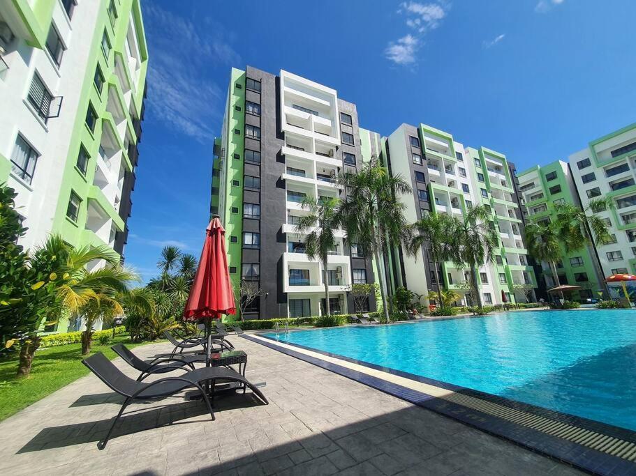 Manhattan Condo Ipoh With Water Park And Pool View エクステリア 写真